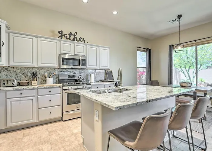 Holiday home Near Golf & Spring Training: Goodyear W/ Pool