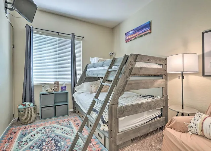 Holiday home Near Golf & Spring Training: Goodyear W/ Pool