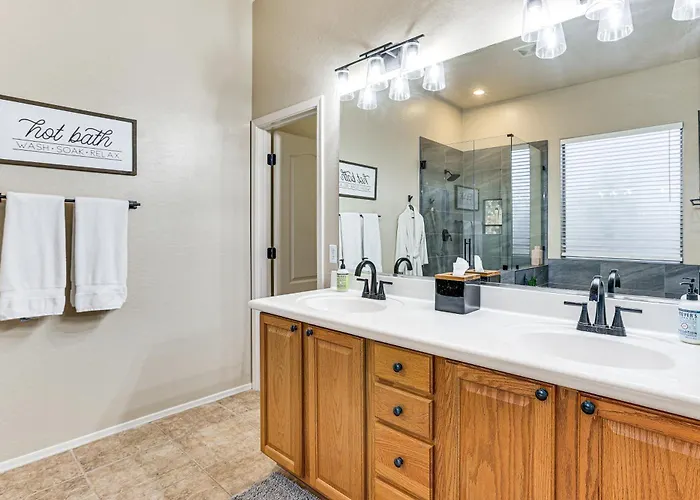 Holiday home Near Golf & Spring Training: Goodyear W/ Pool *